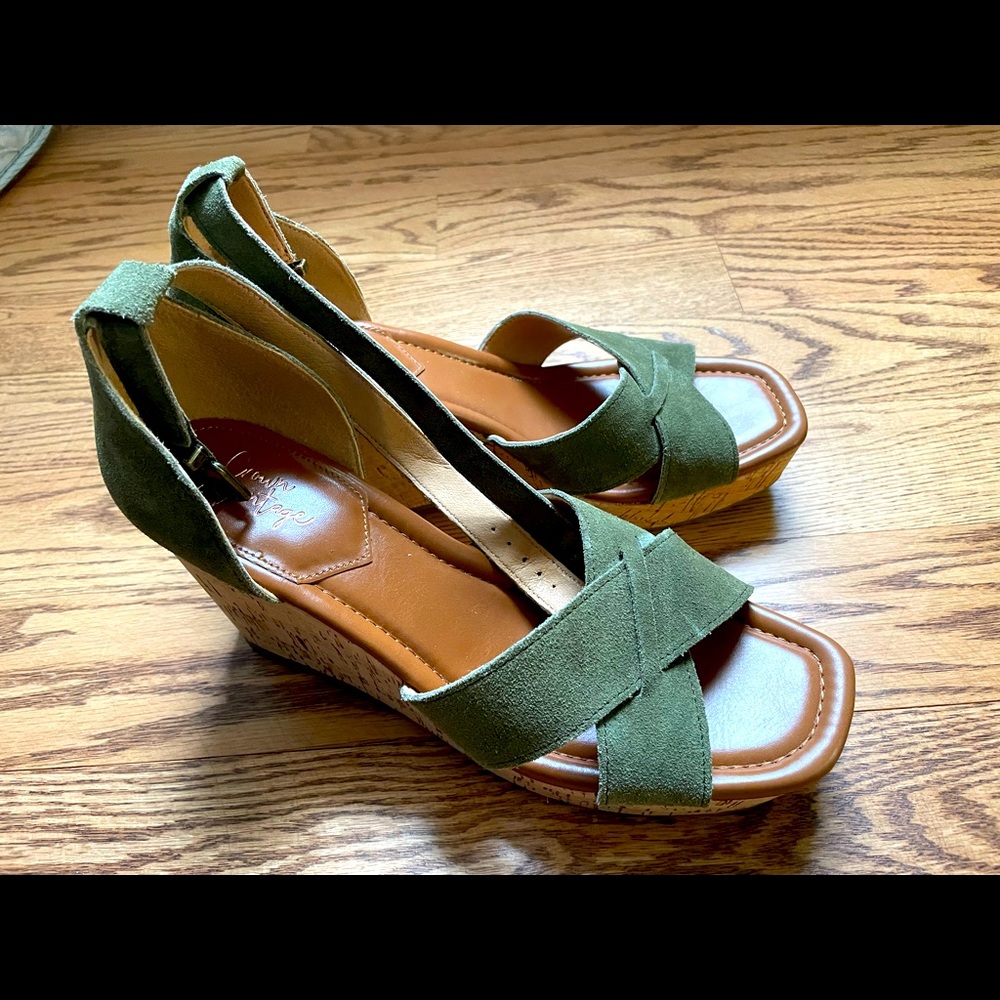 Crown Vintage olive green leather wedge sandals